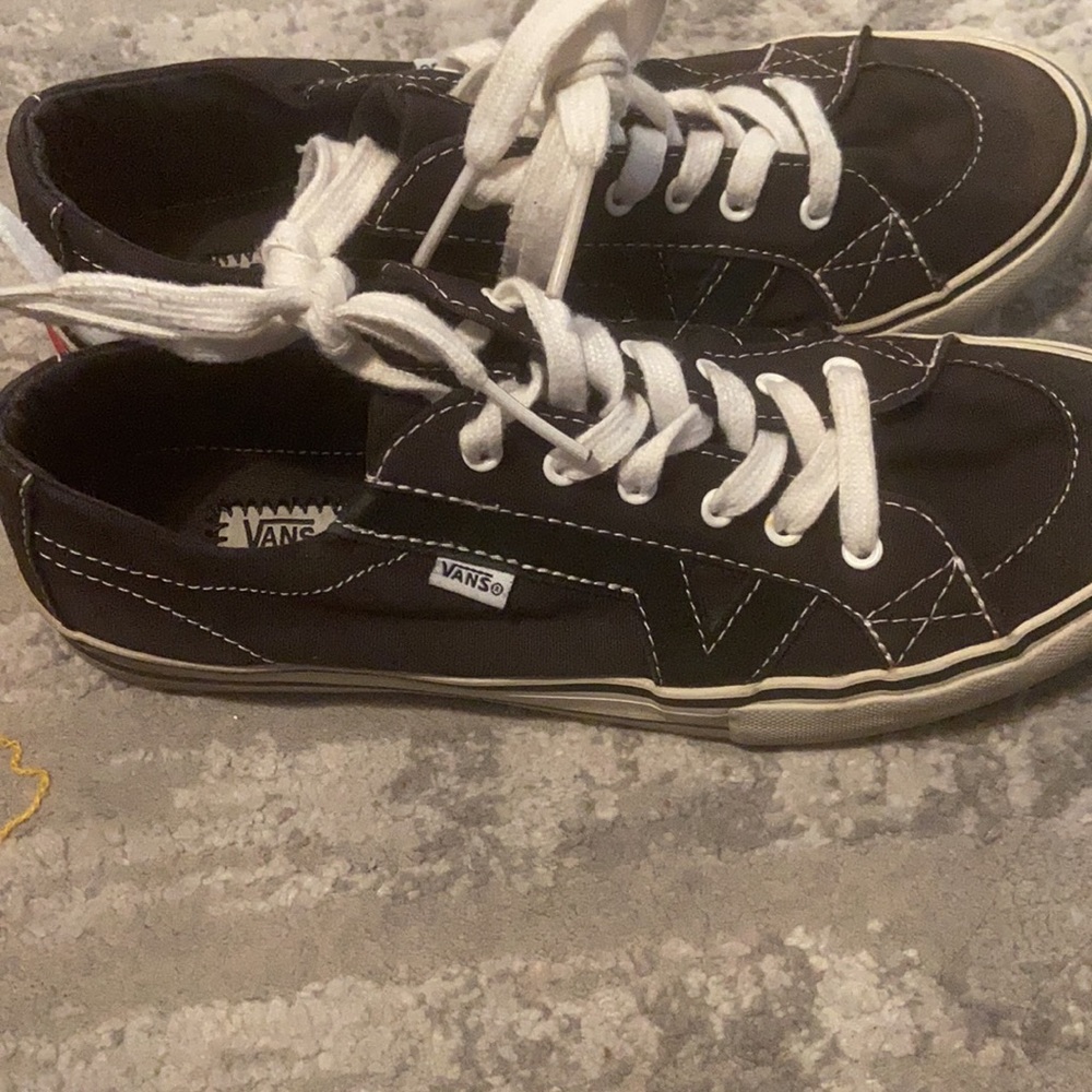 Vans - Picture 2 of 3